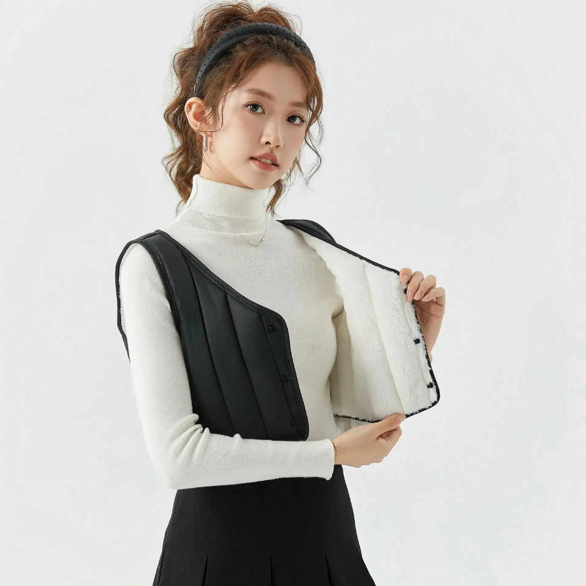 

New Fashion Women's Sleeveless V-Neck Single-Breasted Casual Trendy Solid Color Simple Basic Quilted Vests Female Clothes Coats