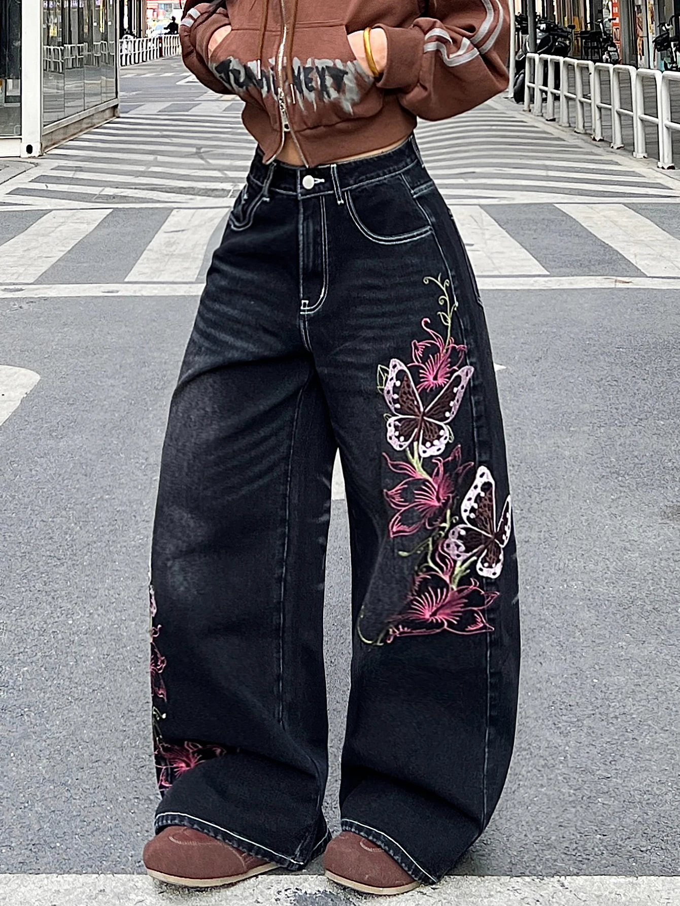 1 Pc American-Style Butterfly Embroidery Loose Jeans, Personalized Casual And Versatile Women's Mid-Waist Wide-Leg Pants