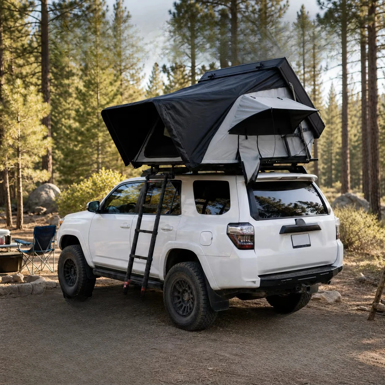 High Quality Four-season 4x4 Roof Top Tent 2-3 Person Lightweight Aluminum Shell Waterproof with Ladder Camping