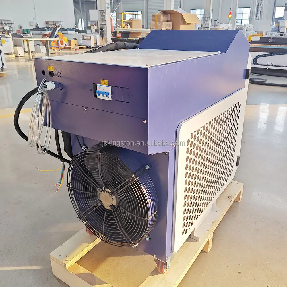 Portable CW 3000W Fiber Laser Cleaning Machine For Wood Metal Rust And Weld Cleaning 2024 New Product