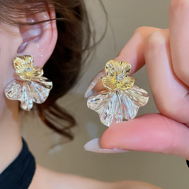 Gold Silver Color-block Metalic Flower Stud Earrings for Women Punk Luxury Textured Cubic Zircon Petal Earring Fashion Jewelry K