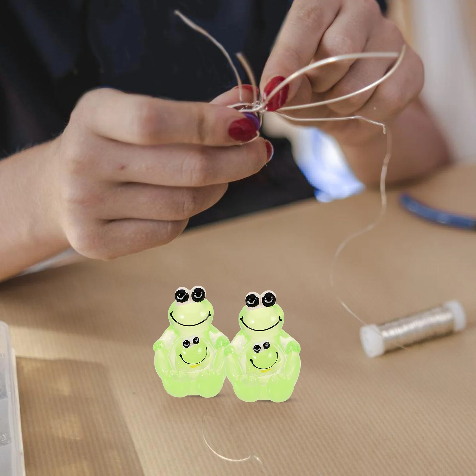 

10 Pcs Luminous Frog Jewelry Charms Phone Case Props Creative Resin Statue Simulation Adornment Present Mobile