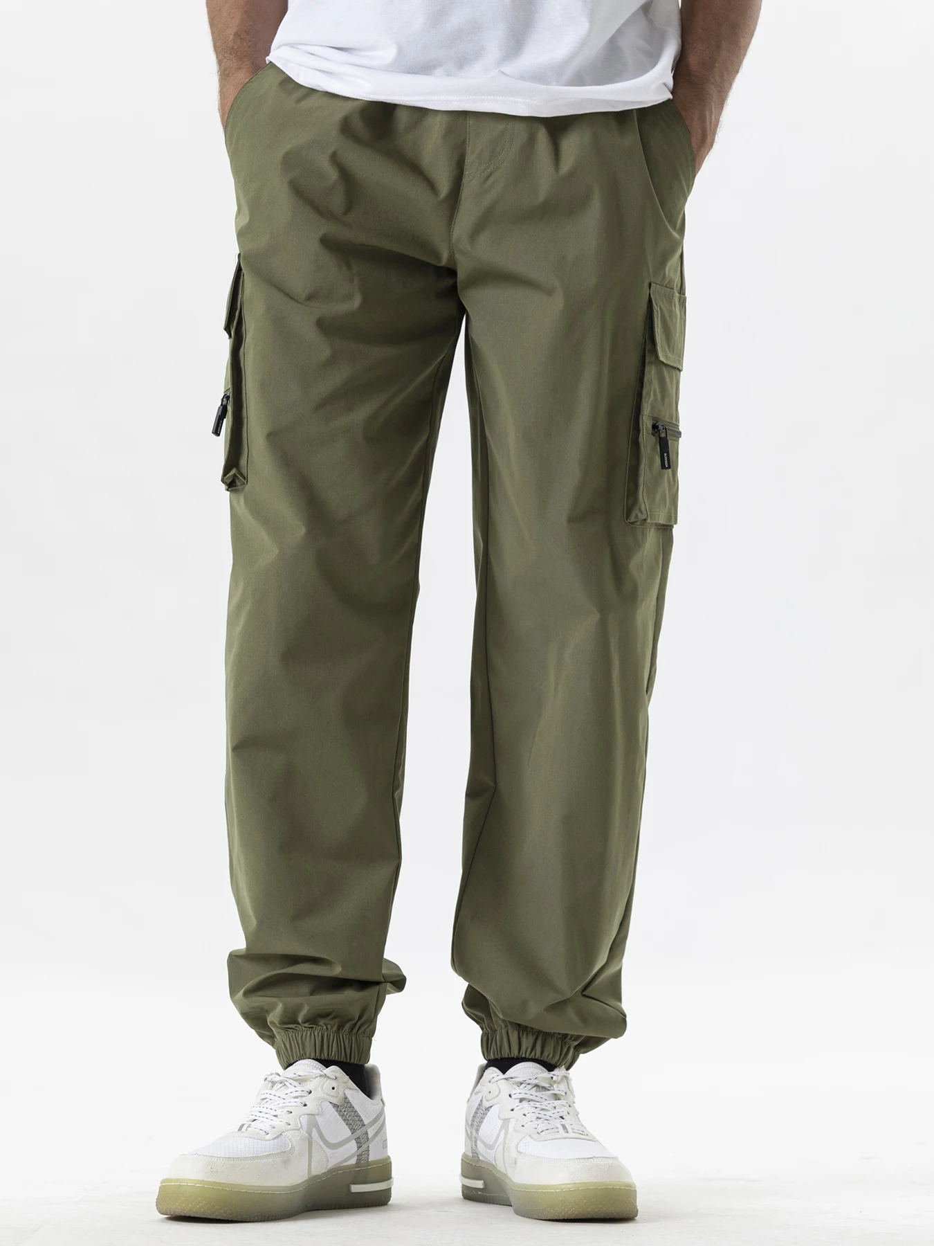 

Multi Pockets Solid Color Casual Cargo Pants Mid-Rise Elastic Waistband Drawstring Shrinkable Cuffs Men Sweatpants