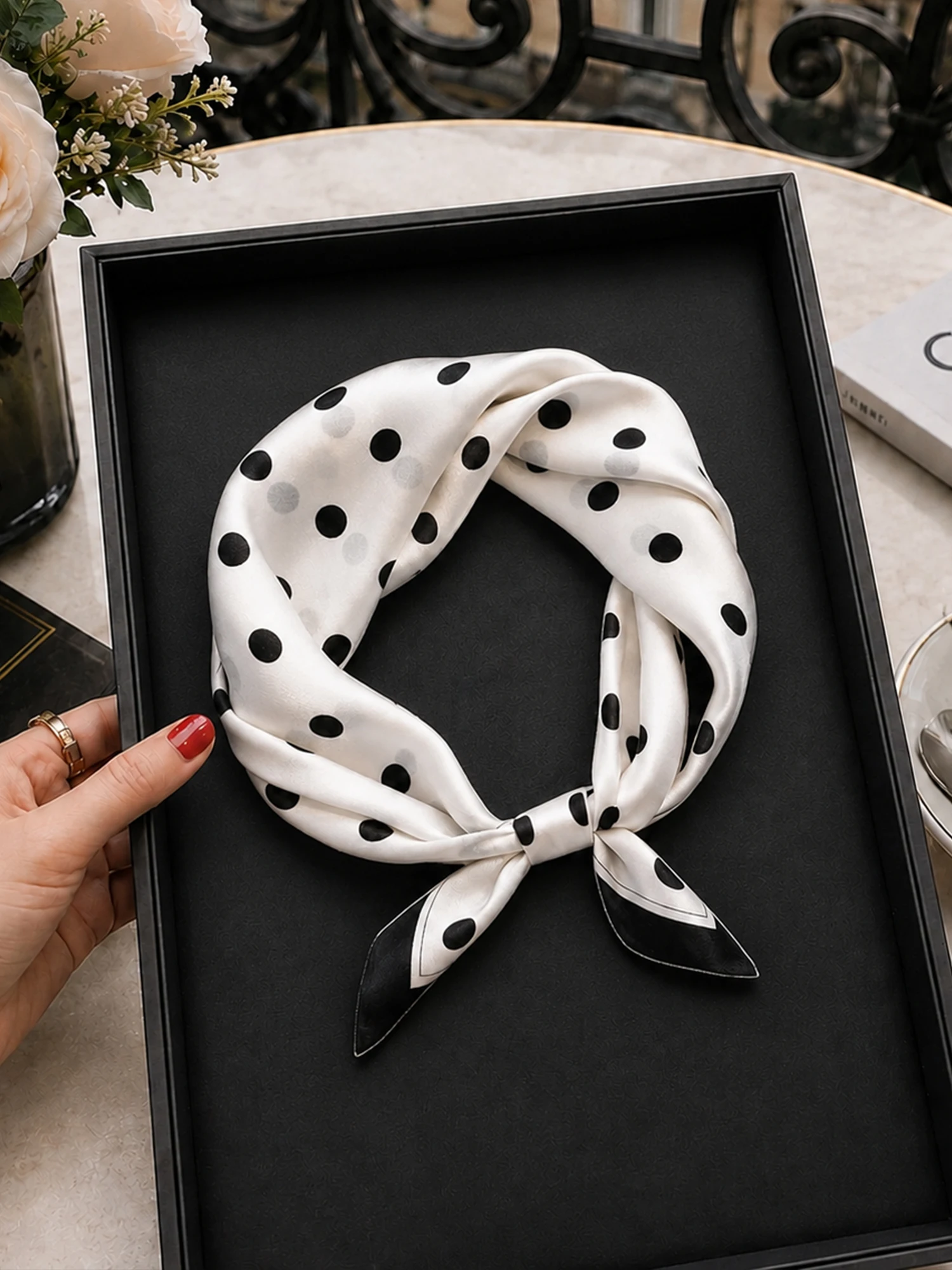 sciarpa-di-seta-a-pois-bianchi-e-neri-alla-moda-da-donna-sottile-quadrata-di-alta-qualita-leggera-ideale-come-sciarpa-o-cravatta-stile-vintage