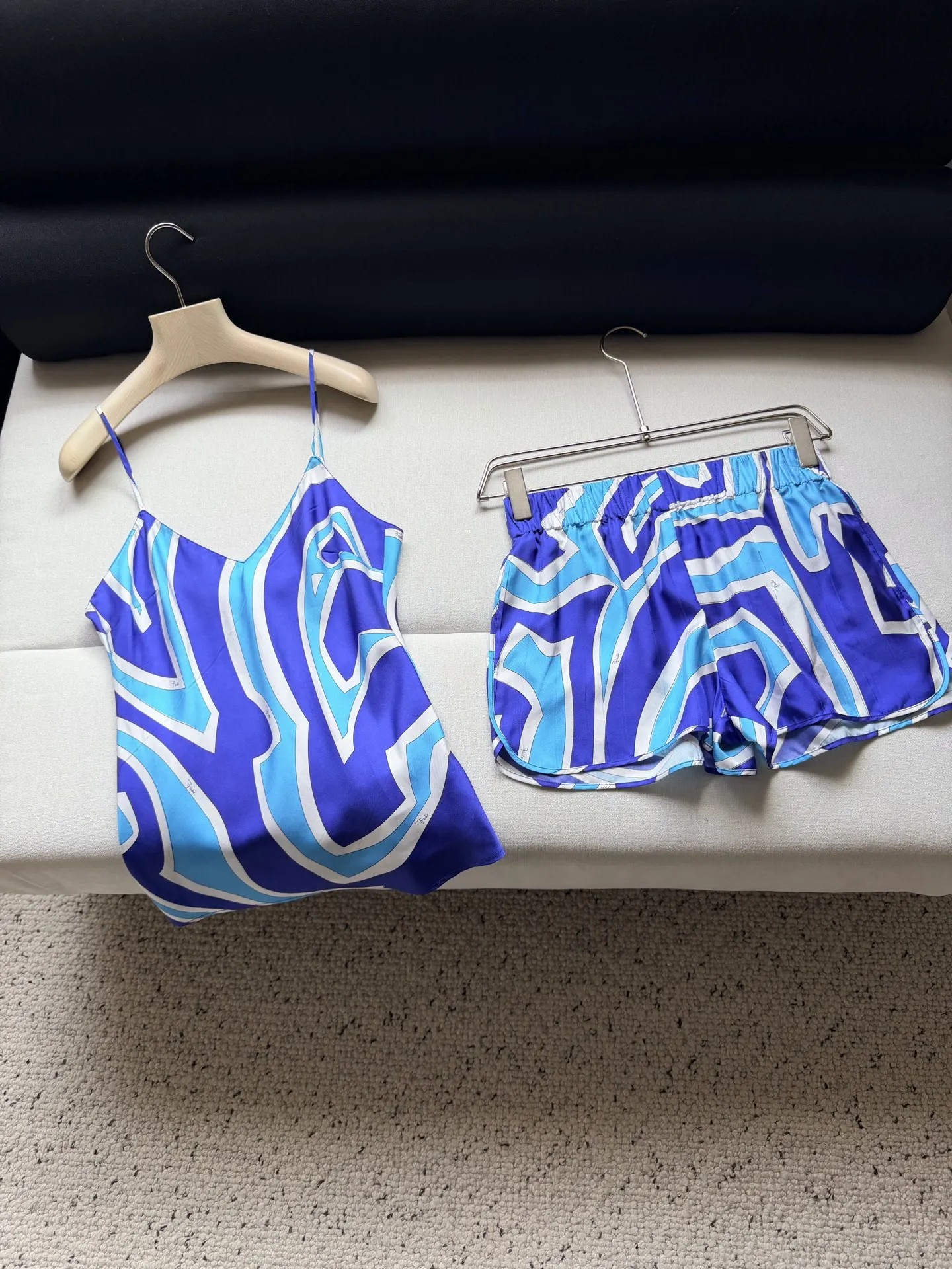 

Ladies' Blue Maze Vortex Printed Set Sleeveless Strap Tank Top + Elastic Waist Casual Shorts