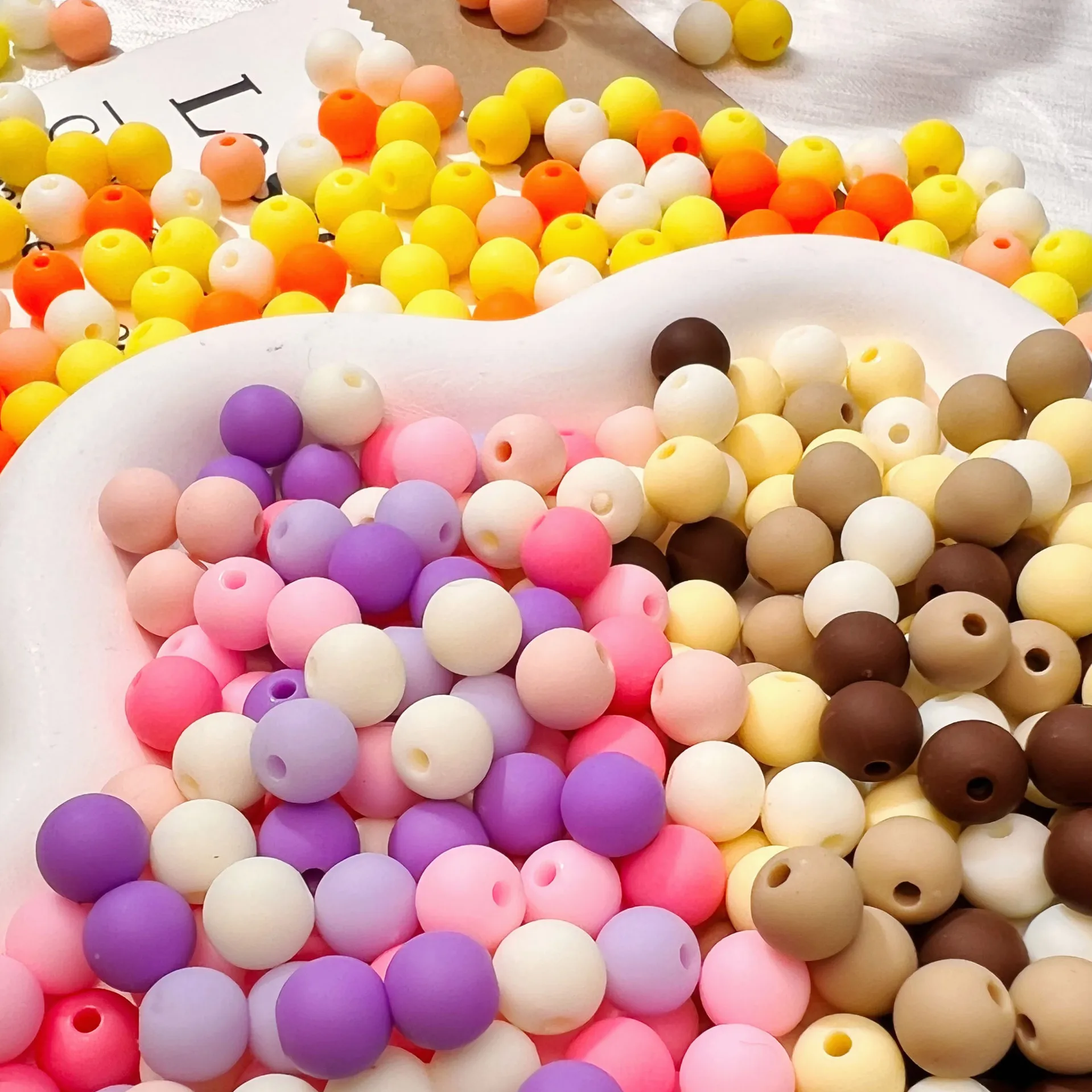

400Pcs 6/8mm frosted macaron colored beads resin mobile phone chain material clothing accessories DIY plastic beads