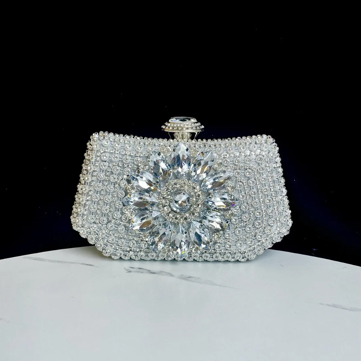 

Glamorous Diamond Pearl Clutch Women’s Elegant Square Evening Bag Sparkling Crossbody Purse for Wedding Stage Party Dinner