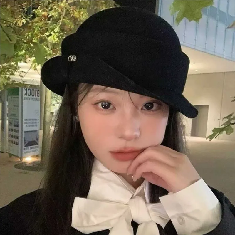 

Beret hat Hepburn style rolled-up fashionable top fisherman's
