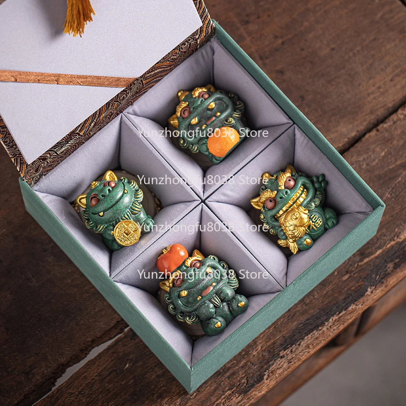 

Creative Personality and High Sense of Chinese Style Tabletop Ornament with Gifts