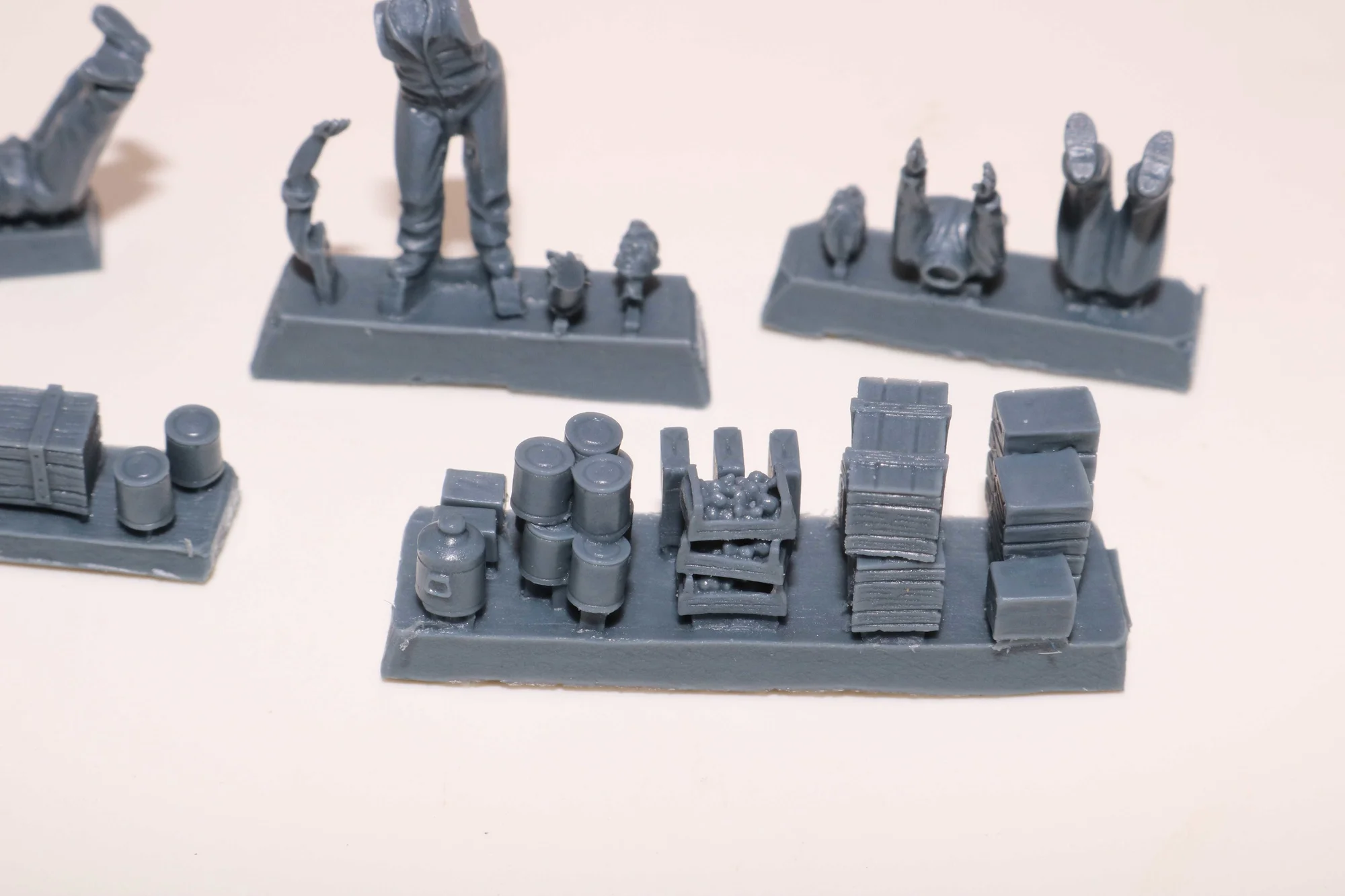 1/72 Die-cast Resin Soldiers, Sailors And Supplies From Are Not Painted