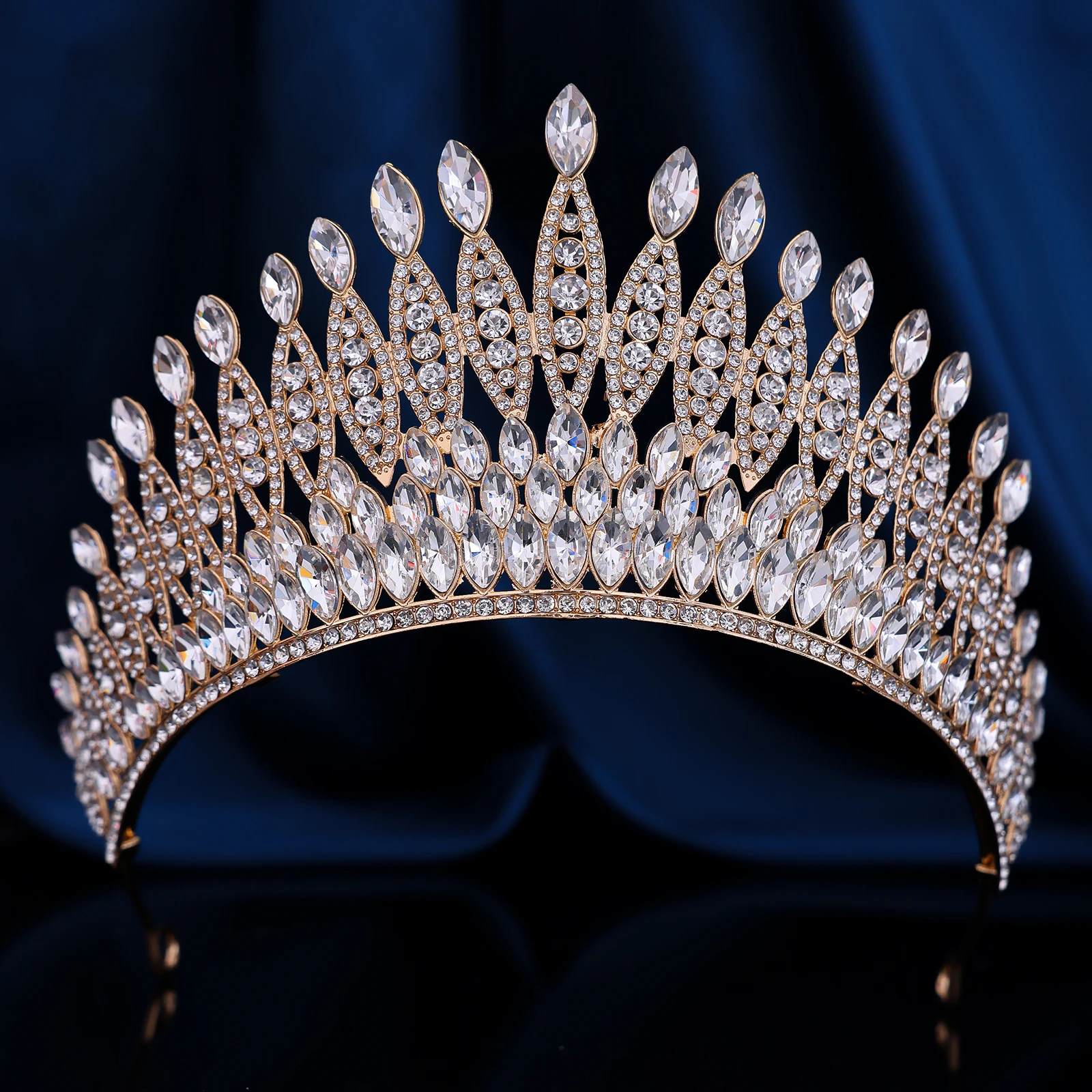 

1 piece of super gorgeous bridal alloy crown headpiece, luxurious Baroque style wedding party accessory