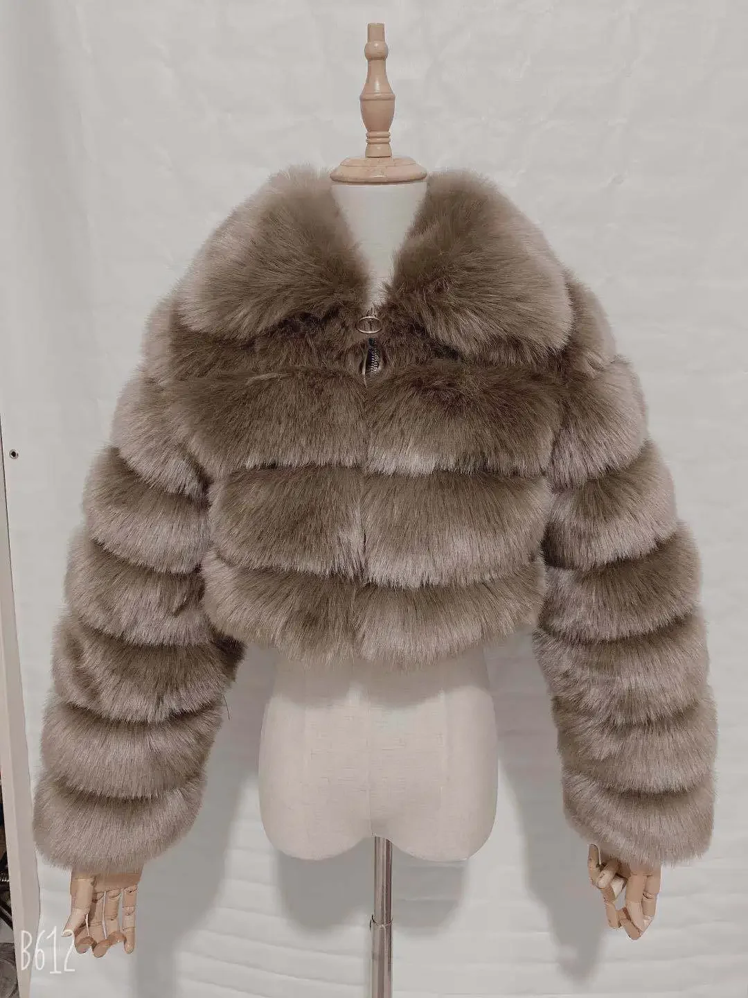 Faux Fur Coat Short Lapels Faux Fur Coat Imitation Fox Fur Long Sleeve Stitching Women\'s Coat Autumn Winter