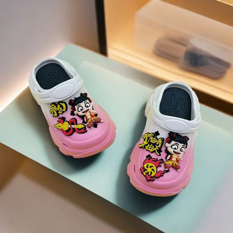 

Cute and Versatile Parent-Child Slippers for Boys and Girls, New Cartoon Nezha Clogs with Soft Non-Slip Soles and Closed-Toe Design, Model 606