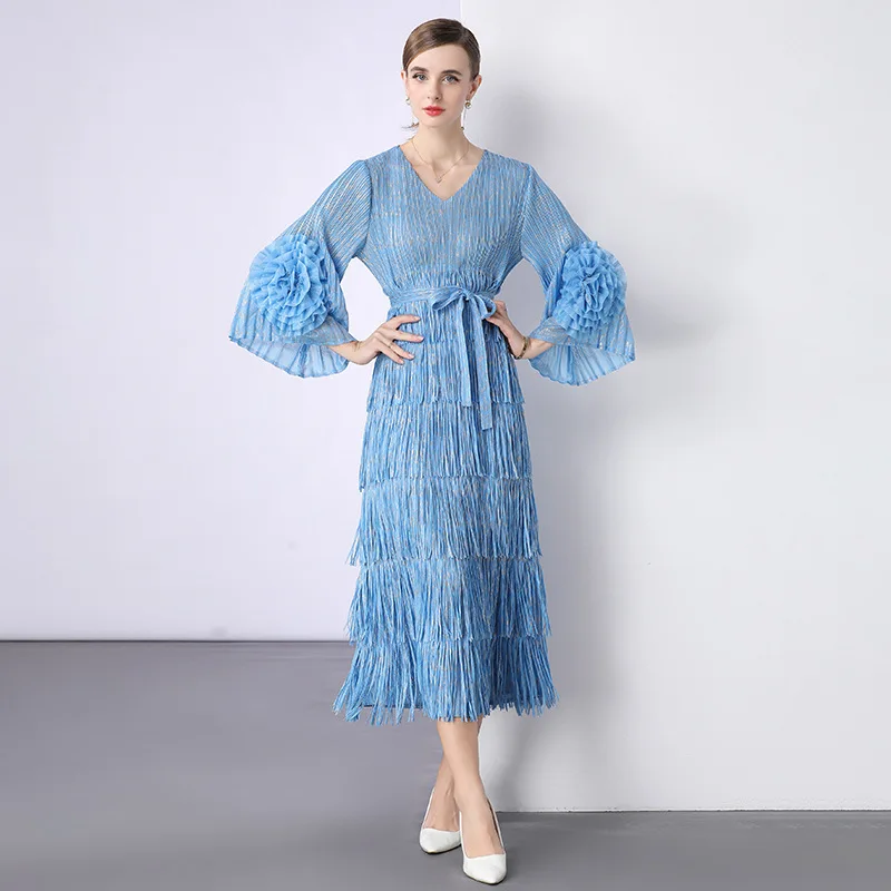 فستان نسائي من Miyake بطيات وأكمام جرس مزهّرة على الطراز الأوروبي الأمريكي للخريف برباط علوي فستان ماكسي خالي من التجاعيد