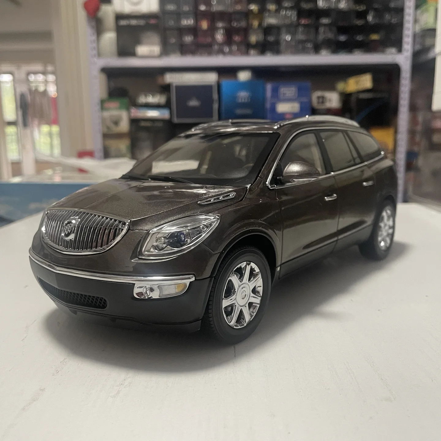 

1:18 Scale Diecast Alloy Buick Enclave Off-road Vehicle 2008 Toy Car Model Classic Nostalgia Adult Souvenir Gifts Static Display