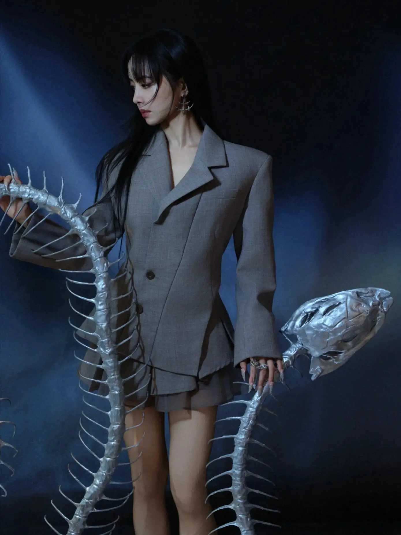 

ey Высококачественный модный костюм и комплект юбки Ele Young-looking, комплект из двух предметов для ранней осени от ge Lila