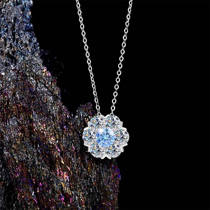 

S925 Silver Sunflower Clavicle Chain Necklace for Women with Temperament Moissanite New Fashion Jewelry Accessory Christmas gift