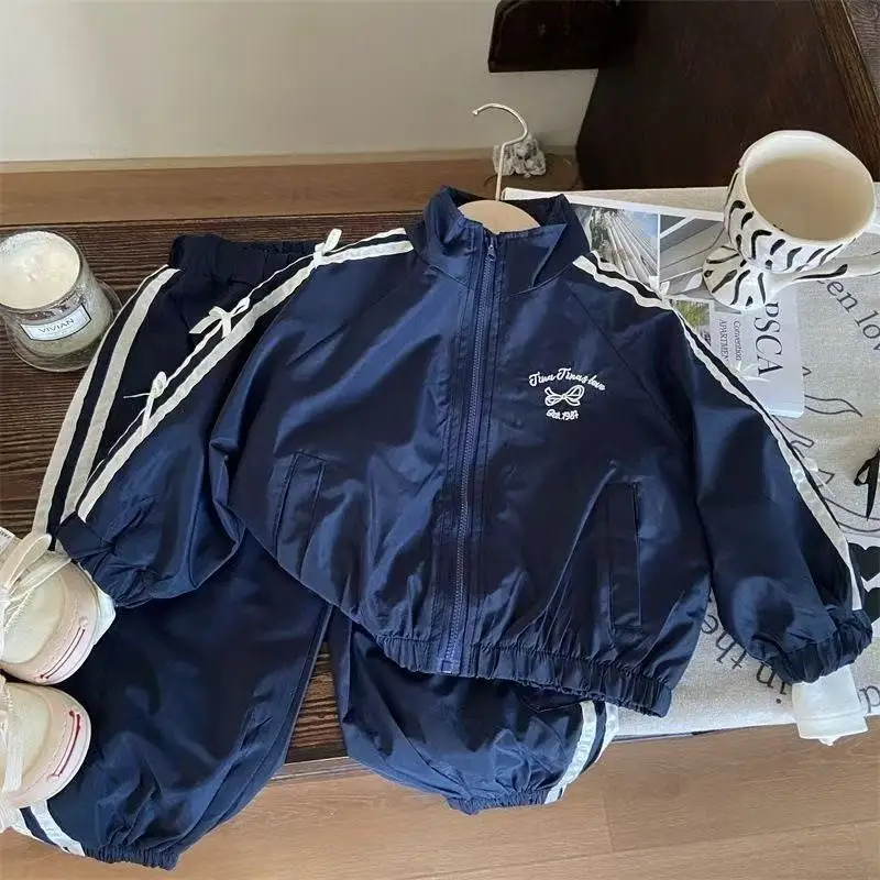 فتاة الربيع والخريف مجموعة 2025 جديد للأطفال النسخة الكورية القوس القوس فتاة الأطفال الرياضة والترفيه قطعتين مجموعة 100-150 سنتيمتر