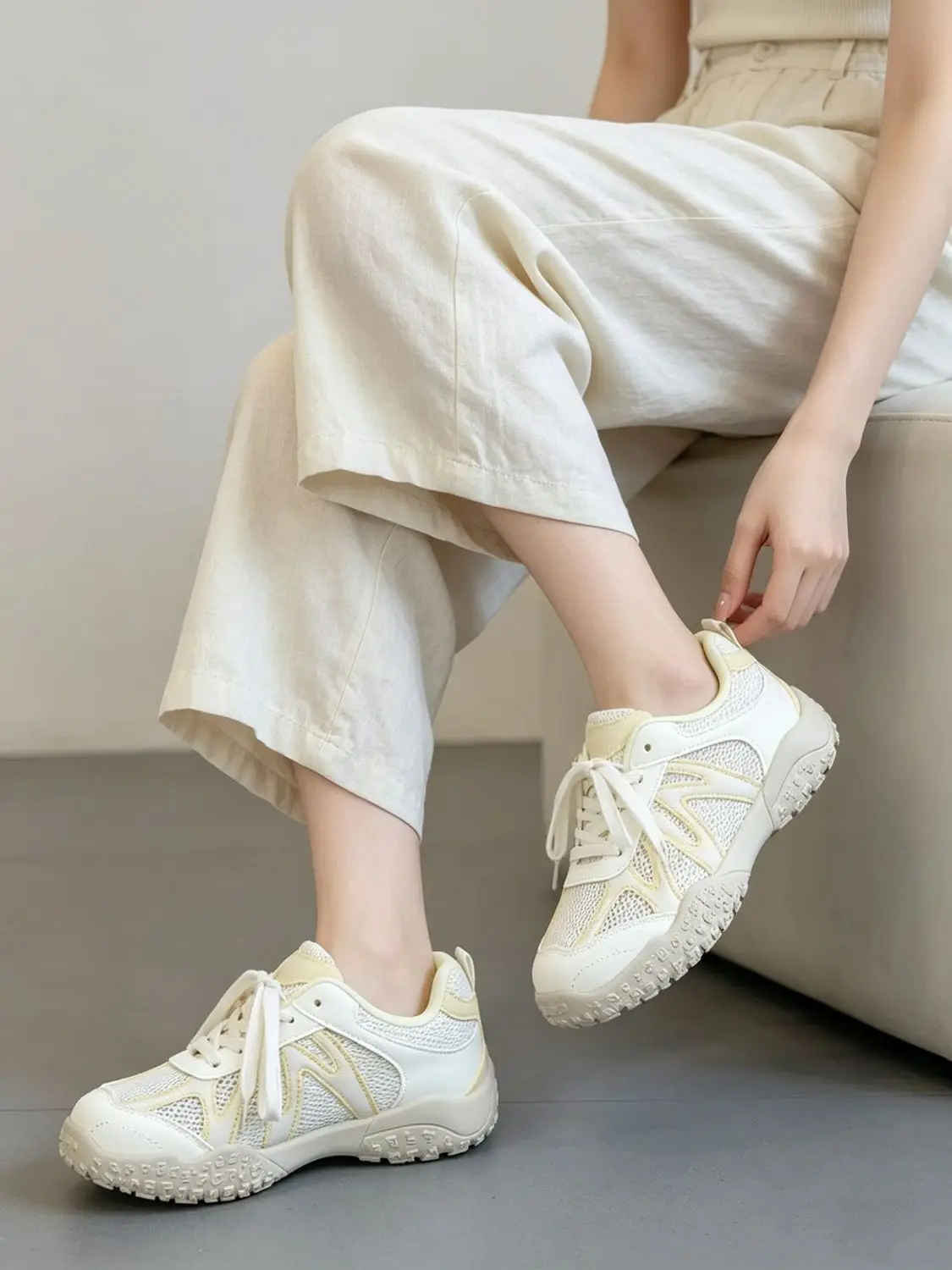 Women's Spring 2026 Hot Sale Lightweight Non-Slip Wear-Resistant Arch Support Running Sneakers Skate Shoes Stain-Resistant