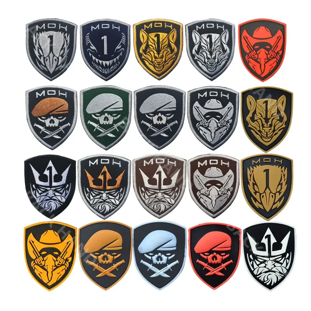 3D PVC Patch Rubber Hook and Loop Personalized Tactical Badge Crusader Hat Badge Backpack Sticker Scorpion Hook  Patch MOH