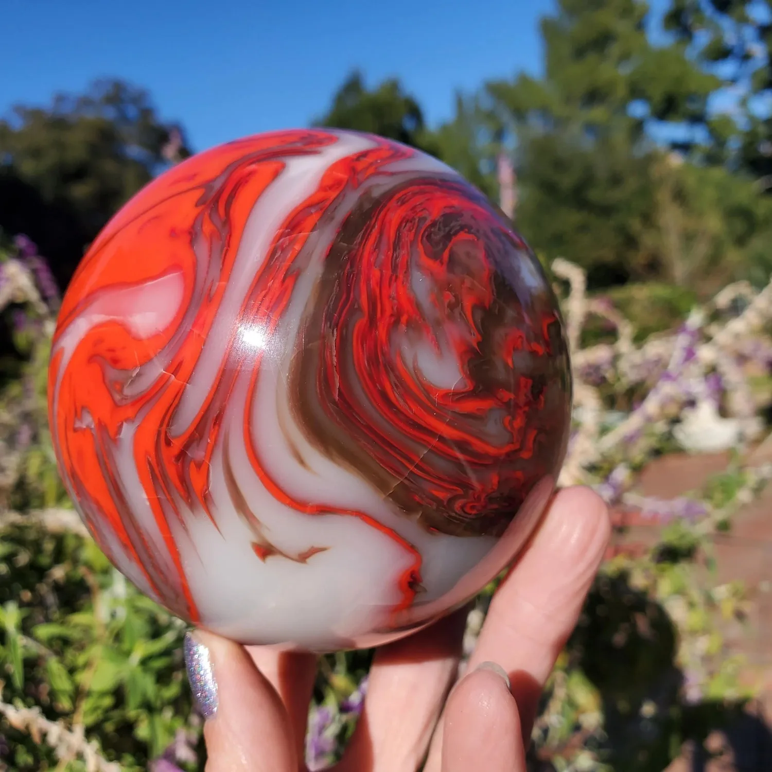 Boule décorative en agate de flamme synthétique polie : Cristal de guérison, Méditation Reiki