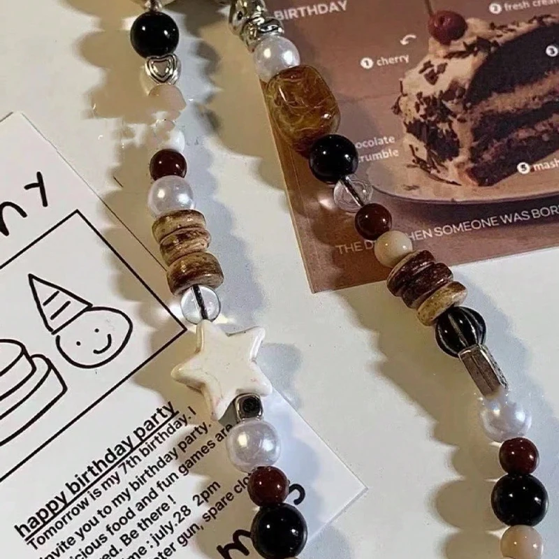 Retro Brown Leopard Cat Bead Phone Chain Elegant Short Wrist Lanyard Decor Bead String Chain Camera Hanging Accessory For Women