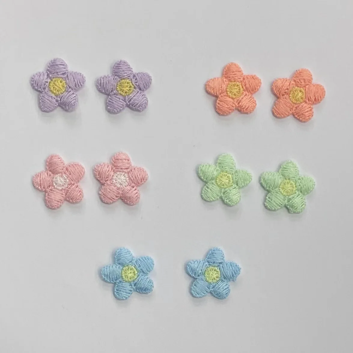 50PCS Cute small flowers five petals children's headdress accessories decorative accessories 2cm colorful flowers cloth stickers