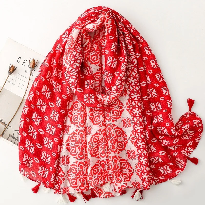 2025 Bohemian Paisley Floral Tassel Viscose Shawls Scarf Lady High Quality Thick Wrap Beach Stole Bufandas Muslim Hijab 180*90Cm view 5