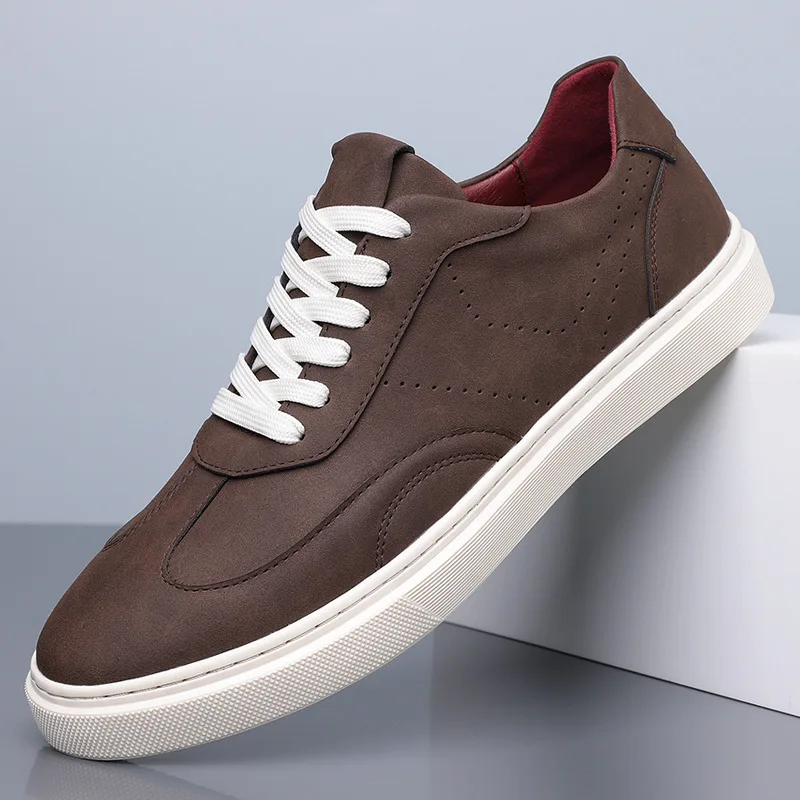New Shoes for Man Suede Leather Casual Shoes Fashion Flat Skateboard Shoes Youth Lace-up Sneakers