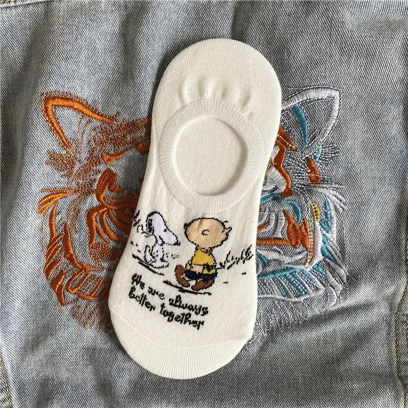 Snoopy meias menina casual versátil tendência moda meias invisíveis dos desenhos animados anime em torno antiderrapante fino respirável meias