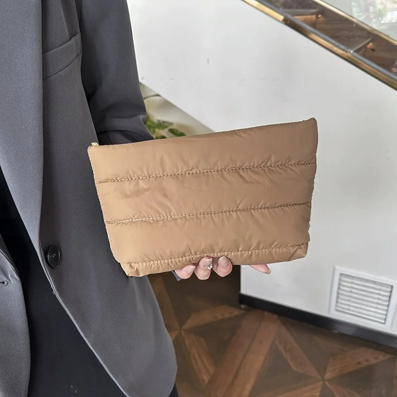 Quilted Puff Makeup Bag, Simple Handbag, Fashionable Banquet Bag, Divided and Stored for Skincare and Cosmetics
