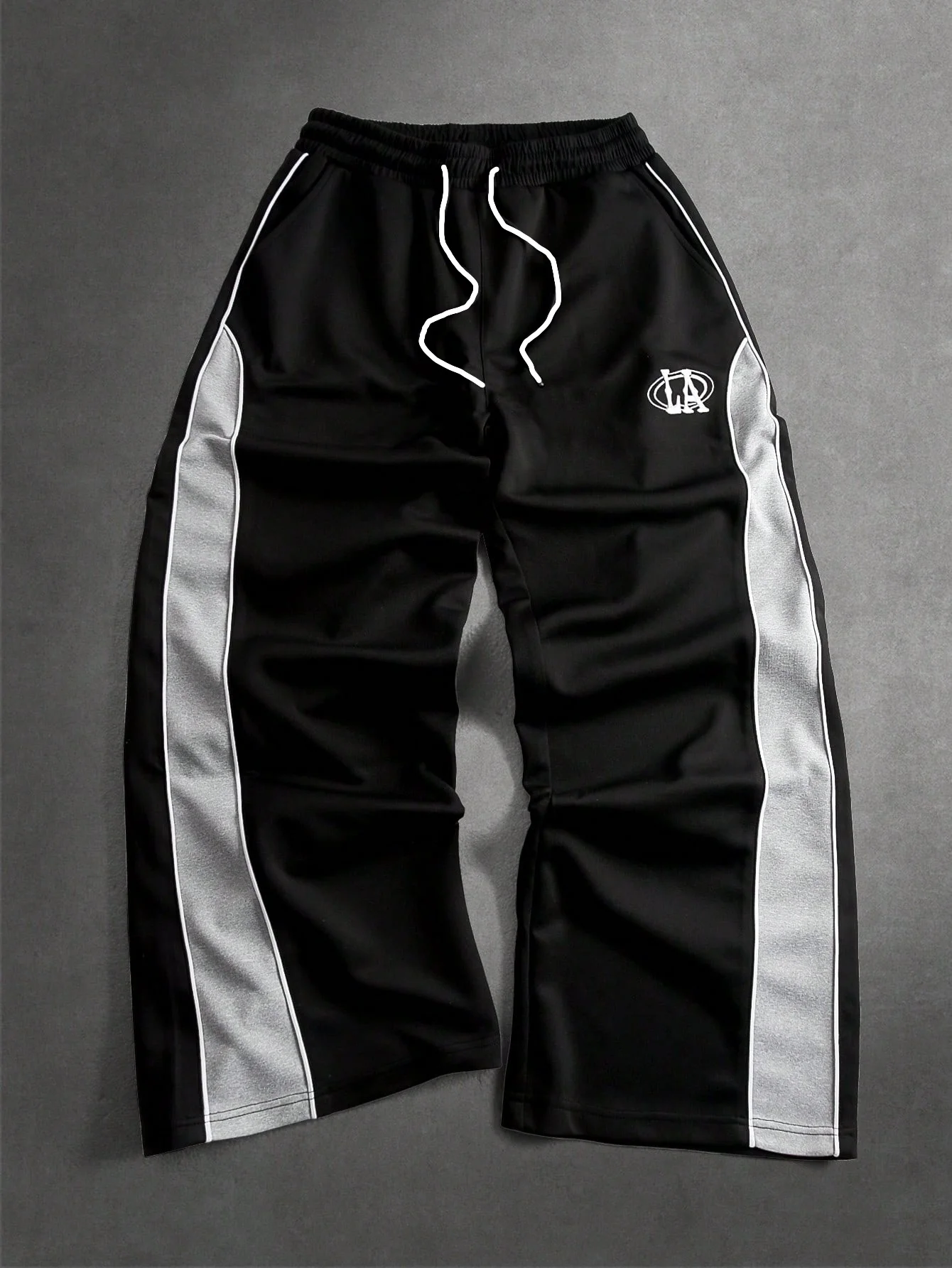 Y2K Vintage Track Straight Sports Pants, Quick Dry Grey Stripe Small Emblem Graphic Print Breathable Daily Jogging Trousers Kids