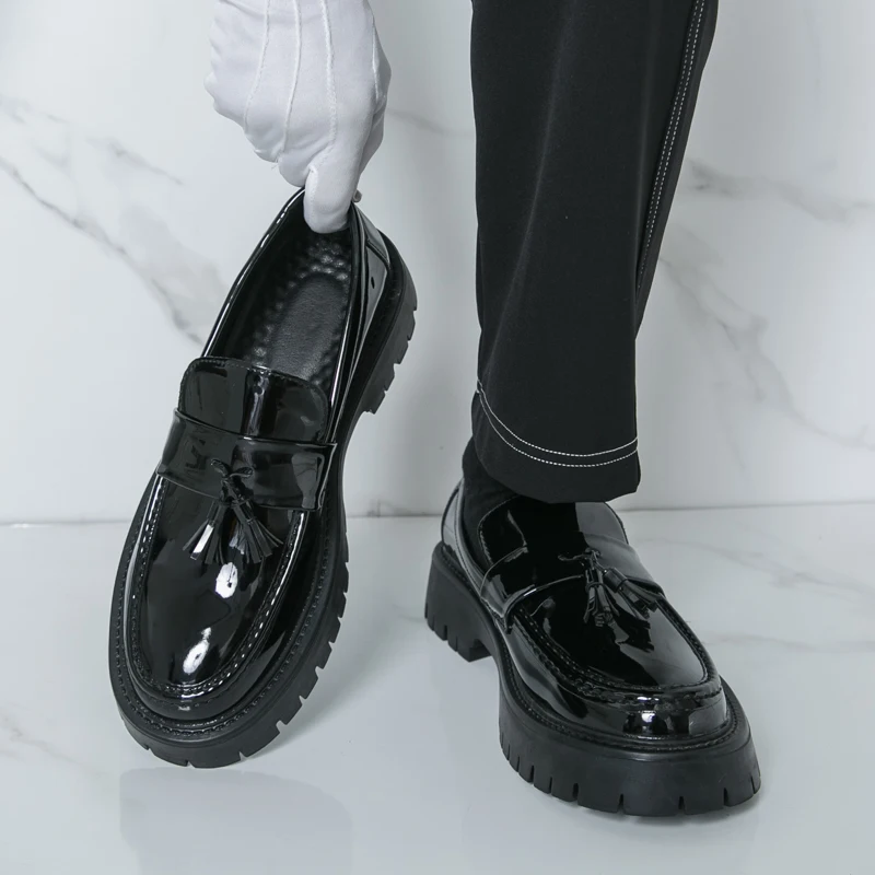 

High-end luxury leather shoes for men British height-increasing thick-soled trendy shiny surface casual loafers on one foot