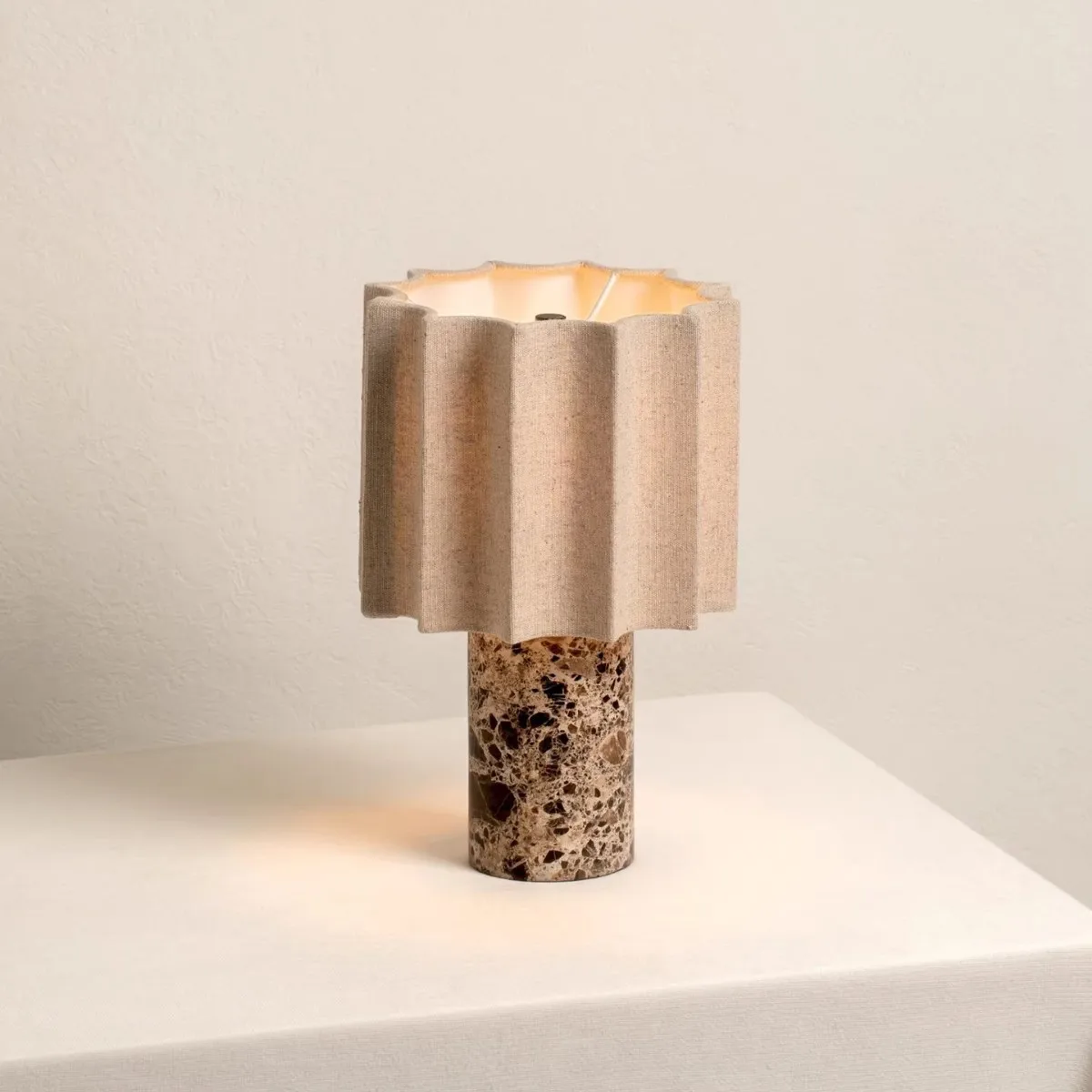 Luxury Charging Desk Lamp High-End Marble Limestone Design Creative Art Bedroom Living Room Decor High Appearance Level