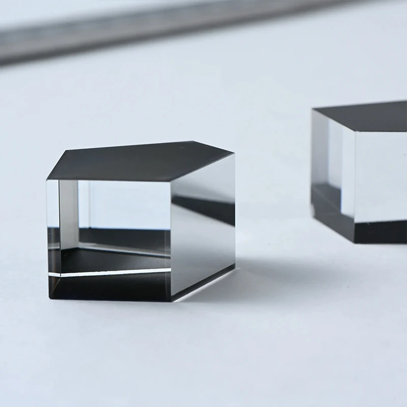 Pentaprism optical glass with high-precision 90-degree light path deflection and redirection for optical measurement