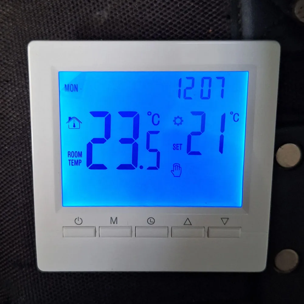 Digital Smart Thermostat Programmable Gas Boiler Heating Temperature Regulator Hand Controller Battery Thermostat with Kid Lock