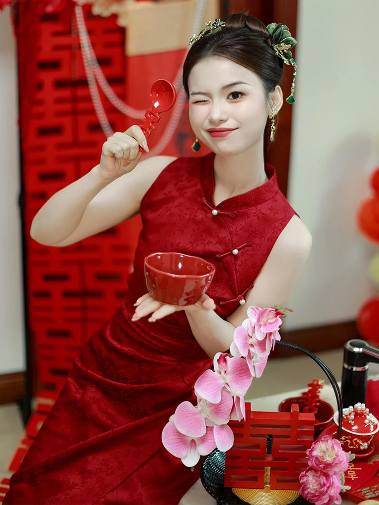 

Red Chinese Style Engagement Evening Gown Sleeveless Qipao Bridal Dress for Wedding Day Casual Wear Vintage Style Pearl Embel...