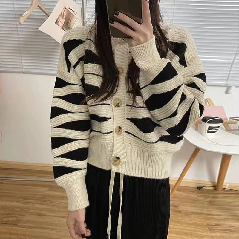 Women Wave Stripe Sweater Cardigan 2024 Autumn Long Sleeve Knitted Cardigans Lazy Sweater Female Single Breasted Knit Coat