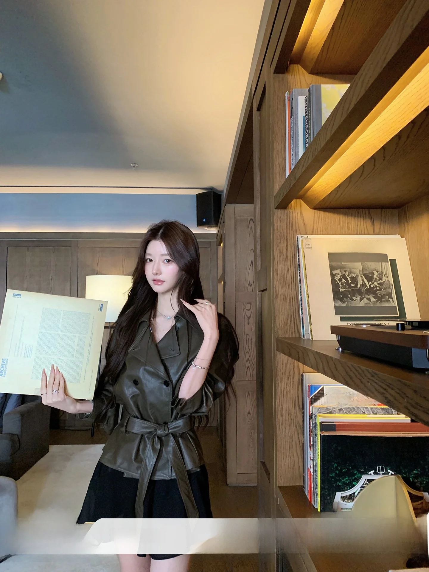 YOLI Zhang Yuli Intellectual Manhattan Light Brown Collar Leather Jacket Women's Autumn Vintage Style Belted Waistcoat