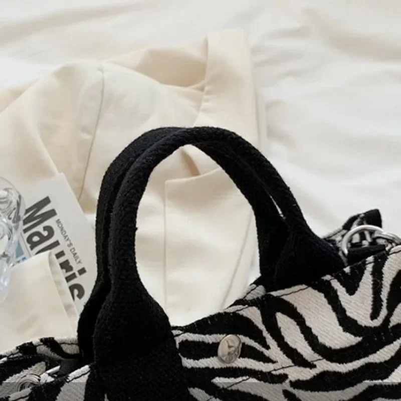 New Zebra Pattern Canvas Bag Office Worker Commuter Large-capacity Shoulder Bags Versatile Crossbody Package Practical Handbags