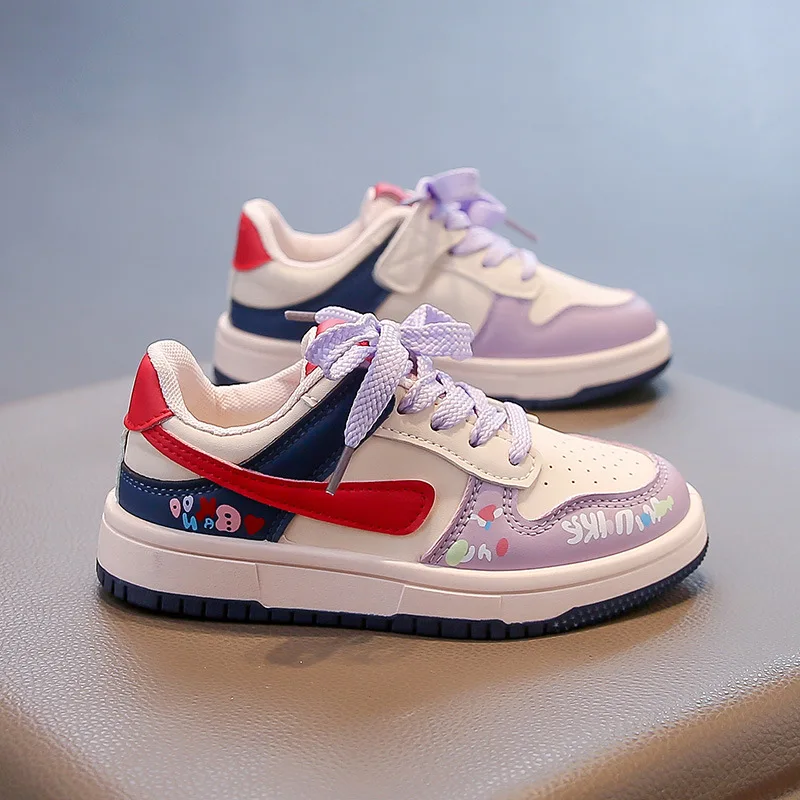 2025 Nuovo stile primavera autunno scarpe da ginnastica casual alla moda e versatili per bambini scarpe sportive comode e traspiranti per esterni