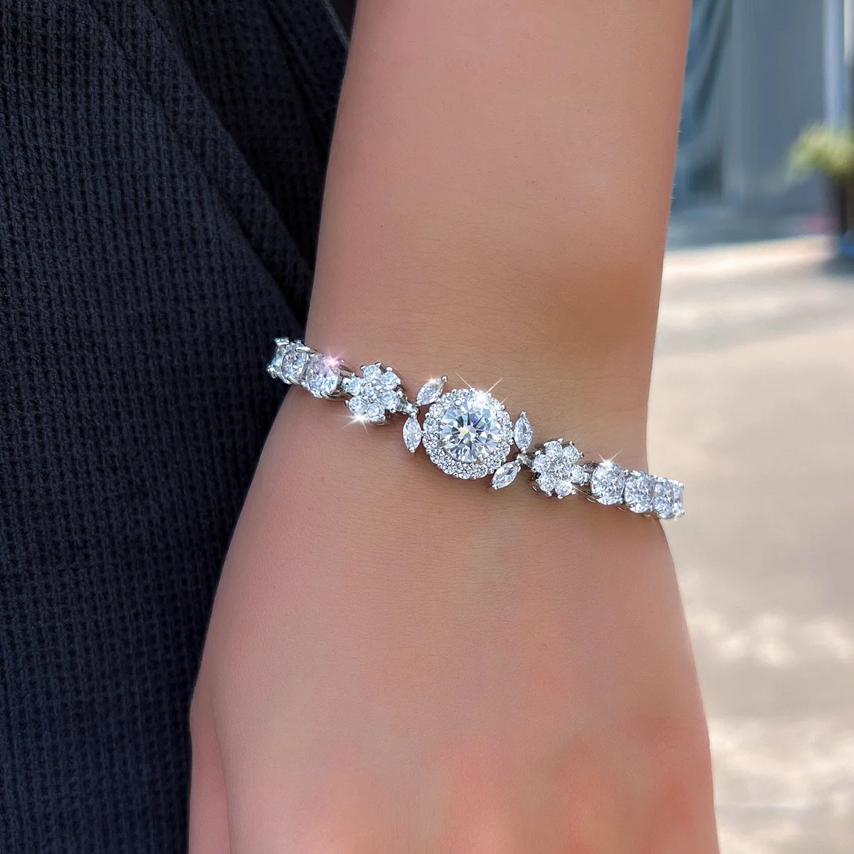 Bracelets de tennis et joncs Pera élégants et brillants avec zircone ronde effet givré, breloques feuille et fleur, pour femme, bijoux de soirée et de dîner B222
