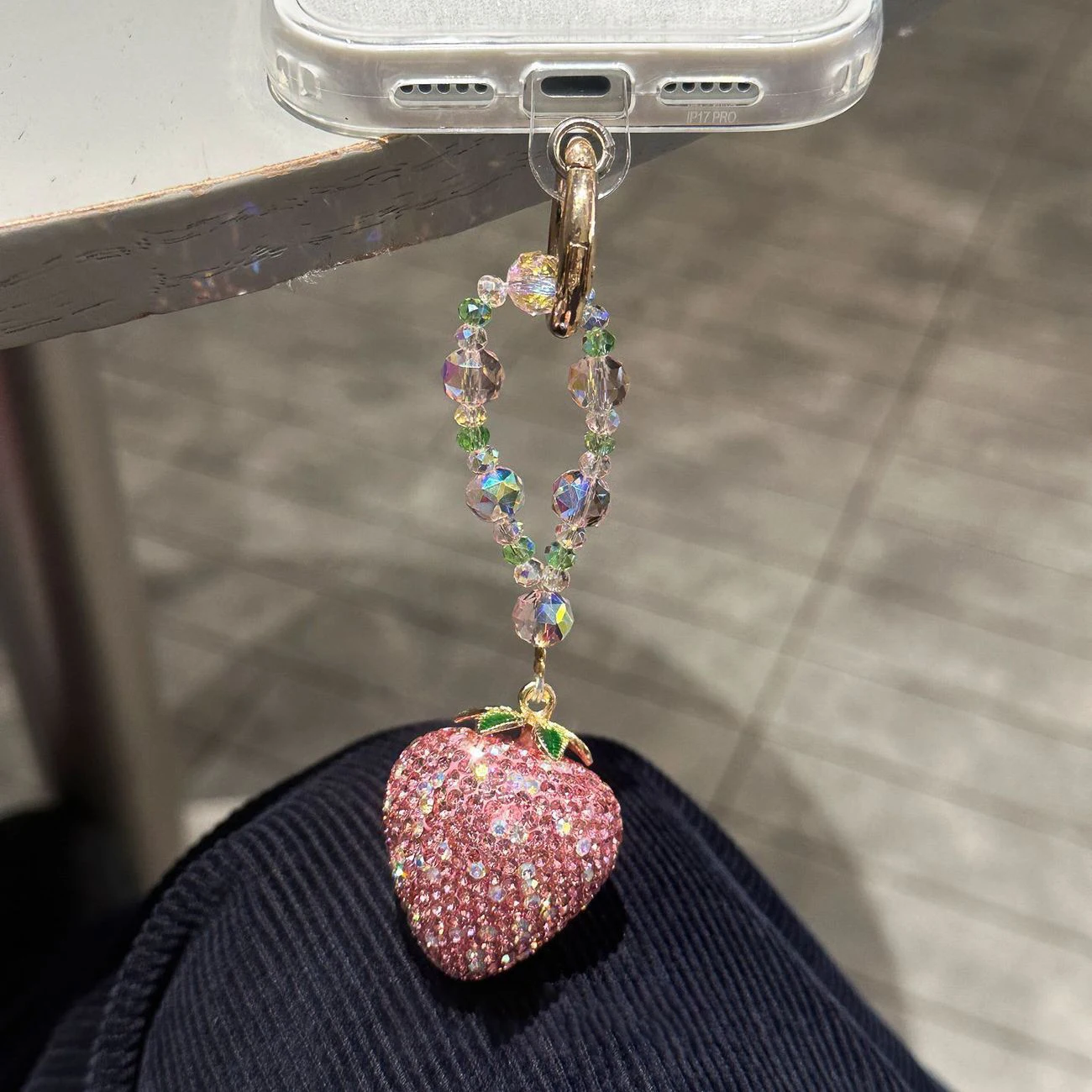 Sweet Full Rhinestone Pink Strawberry Pendant Keychain Shiny Color Red Keyring Girl Phone Jewelry Keyfob Bag Trinket Gift