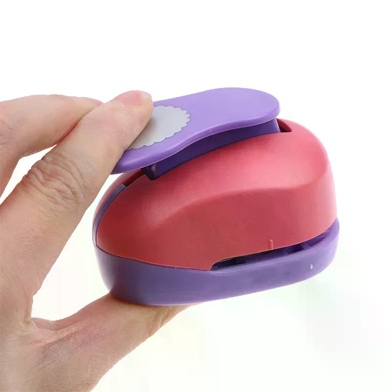 1Pcs Stamp Border Stamp Shape Craft Punch Embossing Machine Round / Square Hole Punch Toothed Puncher Embosser DIY Tool
