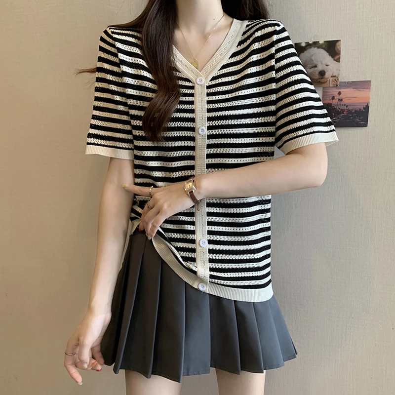 

Summer new V-neck crochet striped ice silk knitted shirt top plus size women's loose short sleeved T-shirt