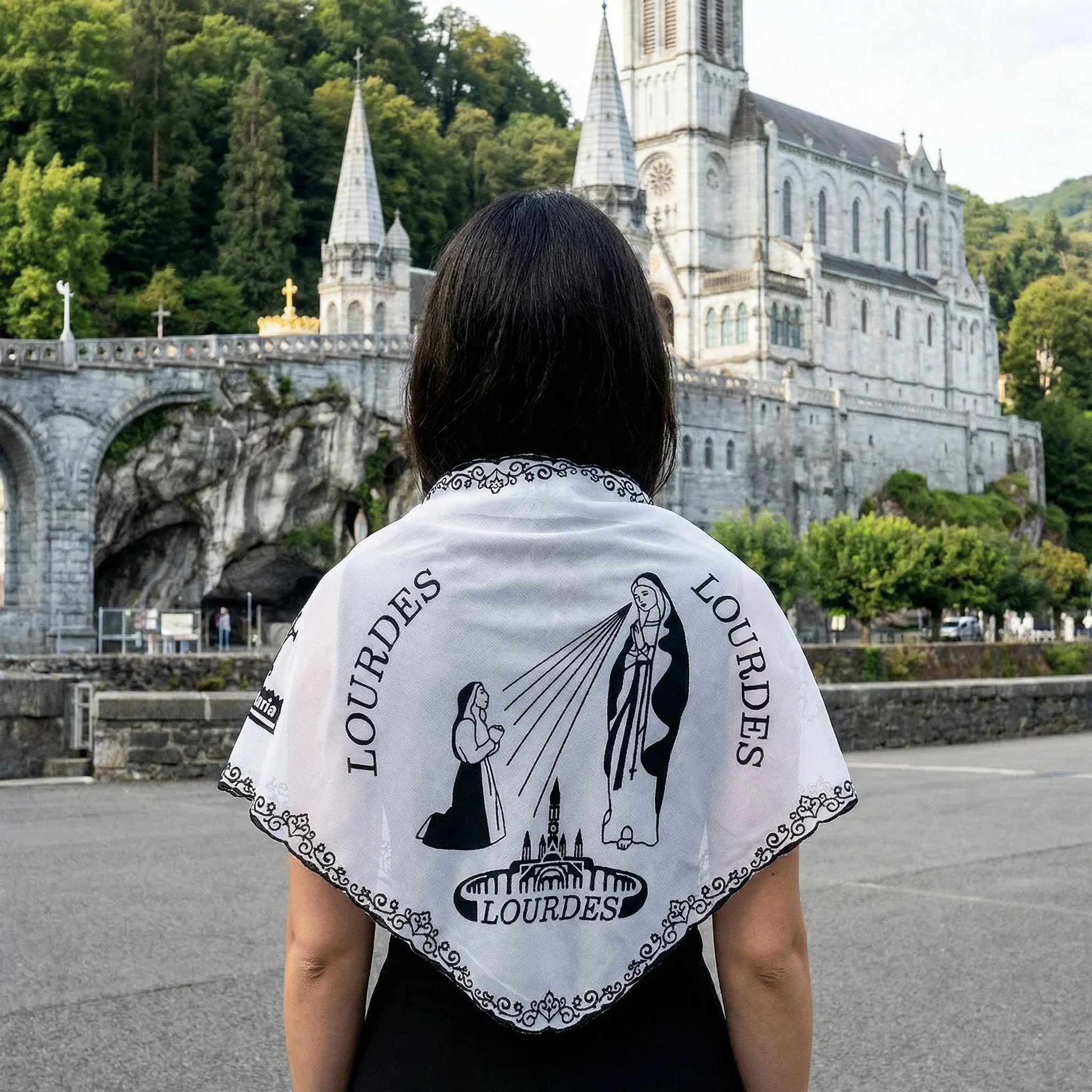Lenço Triangular Lourdes, Véu com Renda Flocada 3D, Xale de Noiva para Missa na Igreja, Lembrança de Viagem Europa França