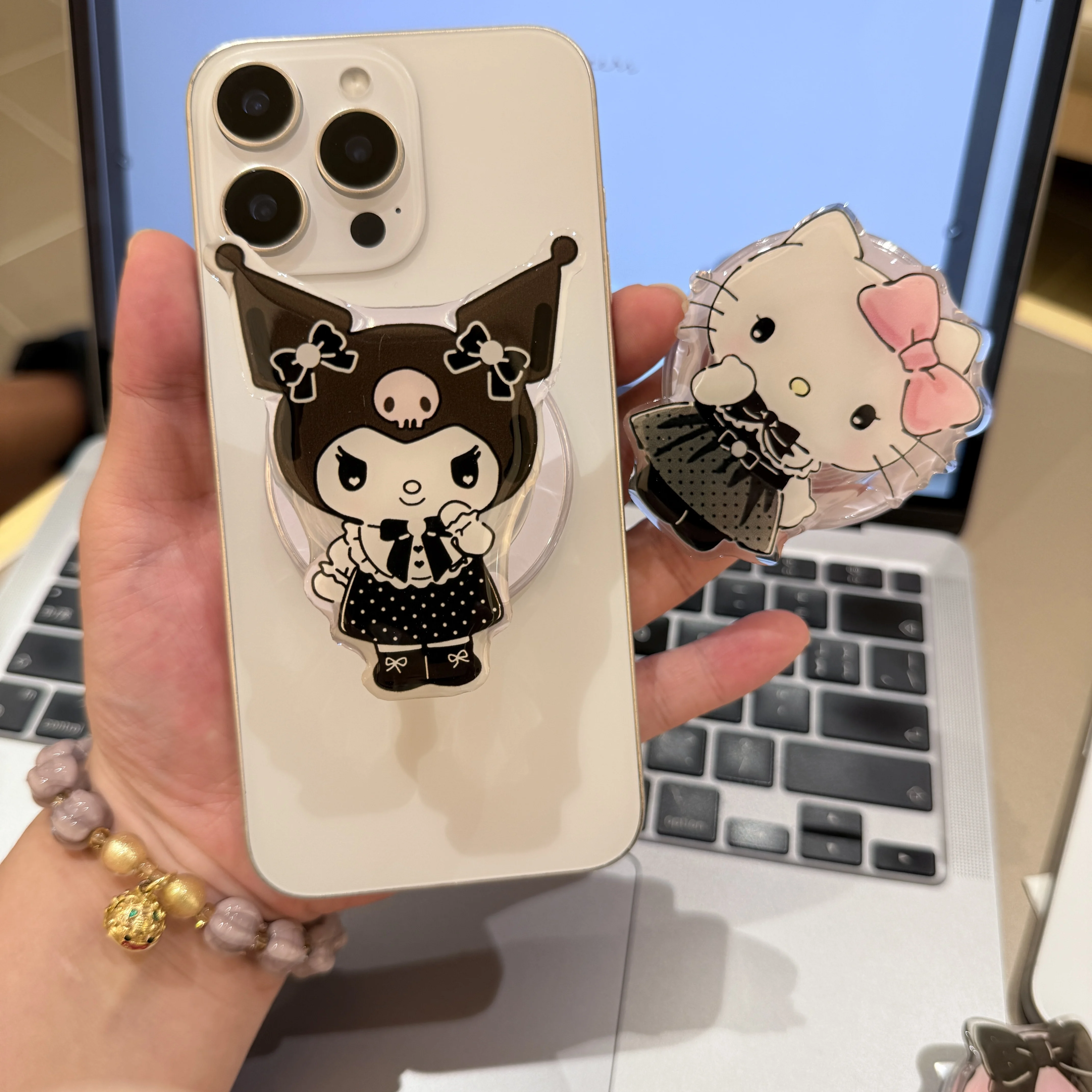 어두운 작은 마녀 시리즈 Sanrio 헬로 키티 멜로디 Kuromi Cinnamoroll 만화 자기 휴대 전화 홀더에 적합