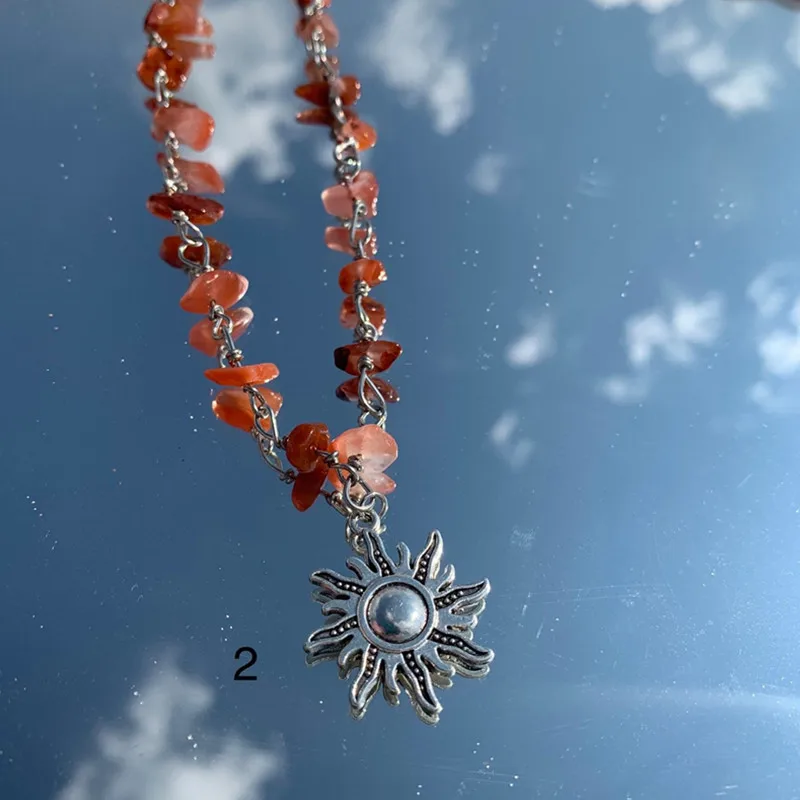 Sun charm Crystal Necklace, Sun Crystal Chip Necklace, Boho Crystal Necklace, Sun Crystal Necklace, Hippie Necklaces, Crystal Ch