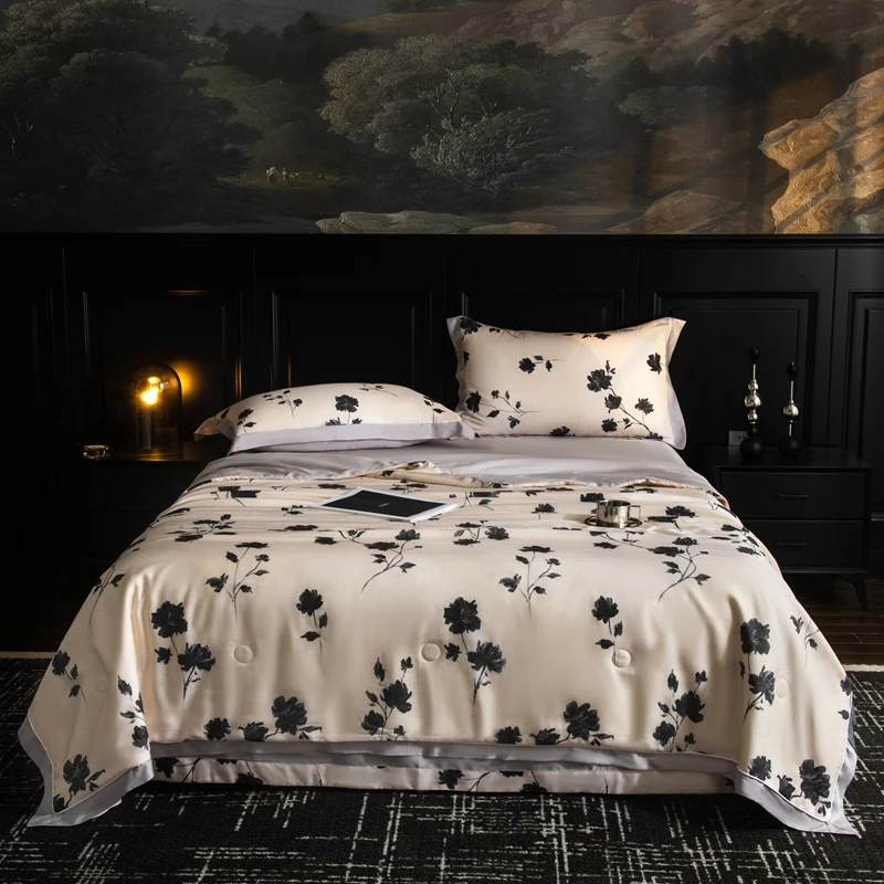 

2024 New Arrival Digital Print Silk Summer Comforter 4pcs Set for Air-Conditioned Room Cooling Blanket King Queen for Two People