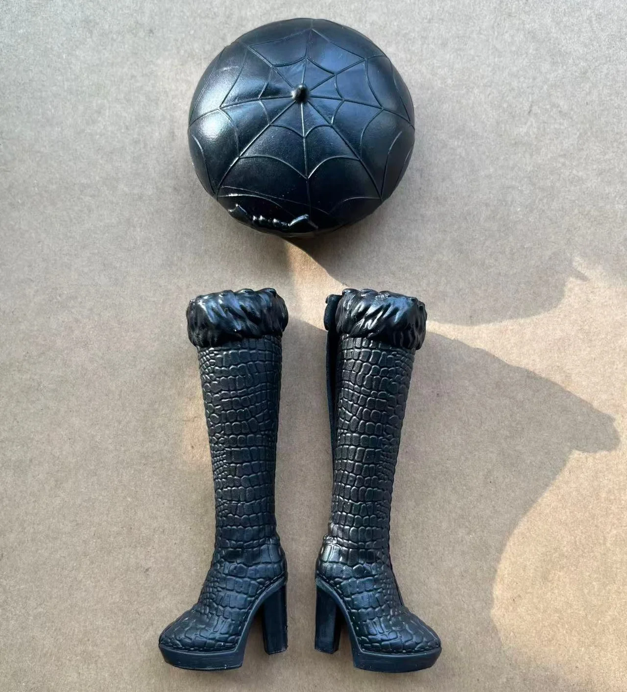 DIY Monster-Puppen-Teile: Original-Zubehörset mit Hüten, Zauberstäben, Gürteln, Handringen, individuellen Hemden und Bändern für kreatives Basteln – Detail 24